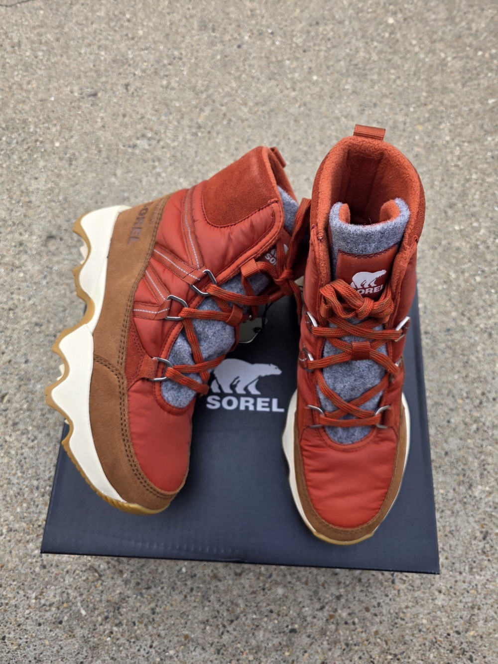 Sorel Kinetic  WP Insulated Boots Womens 11
